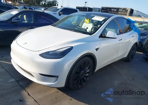 2022 Tesla Model Y Performance Dual Motor All-Wheel Drive z USA, uszkodzony, nr VIN 7SAYGDEF0NF488560